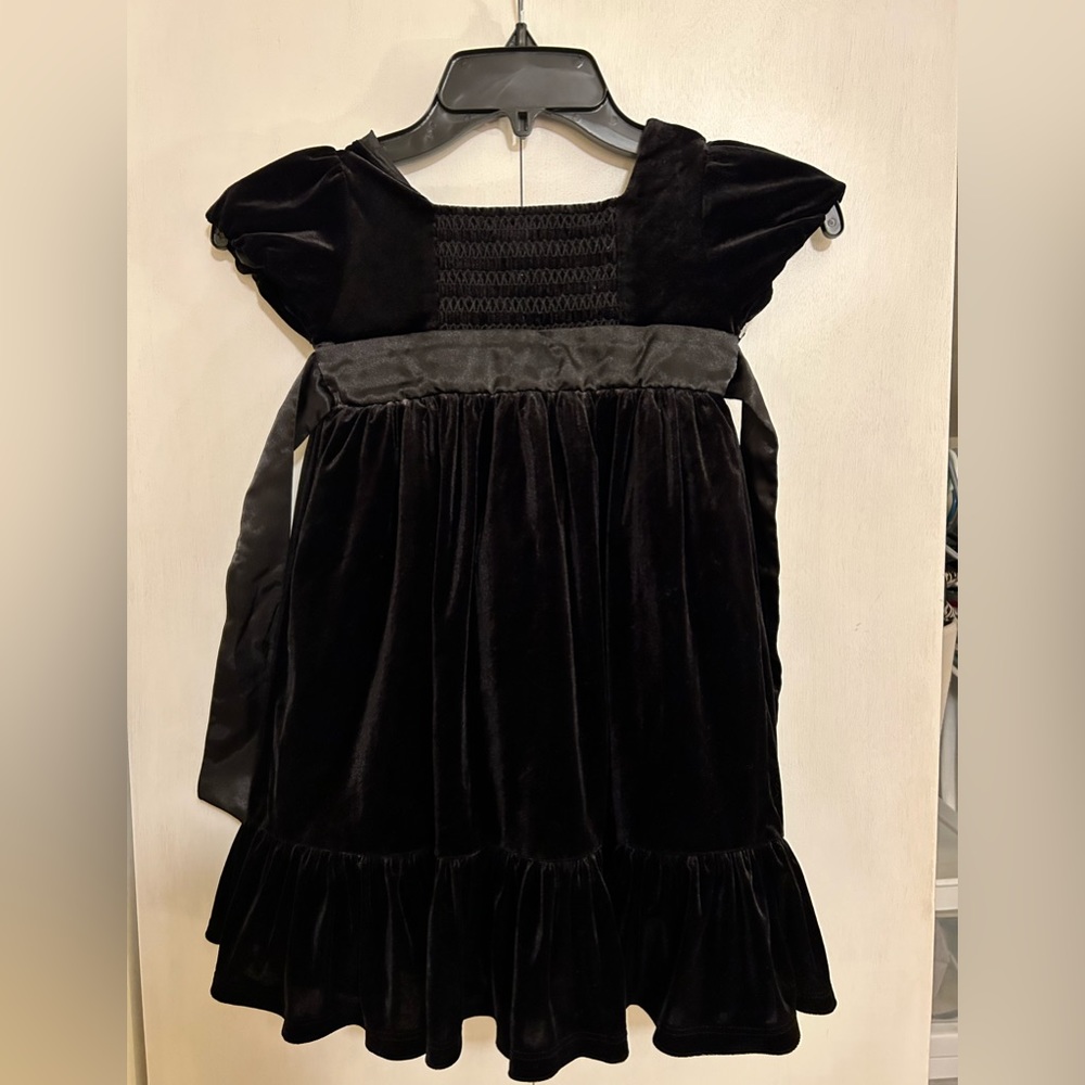 Old Navy black velvet girls 4T short sleeve holiday/special occasion dress